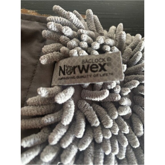 152. Norwex Chenille Bath Towel – Graphite Gray, Ultra-Soft & Quick-Drying - Picture 3 of 3